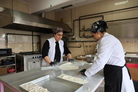 Diyarbakırlı kadınlar hazırlıyor! Doğal malzemelerle yapılan ürünlere sipariş yağıyor