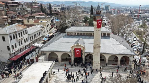 6 Şubat depremlerinde hasar görmüştü! Kahramanmaraş Ulu Cami yeniden ibadete açıldı