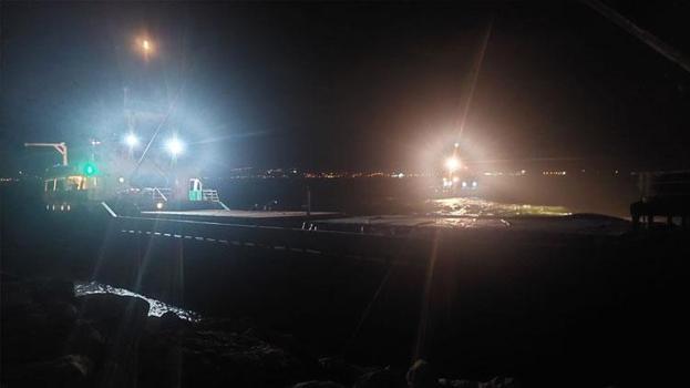 Bandırma’da kuru yük gemisi karaya oturdu