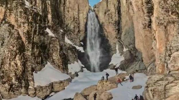 Bingöl’deki Çır Şelalesi misafirlerini ağırlıyor