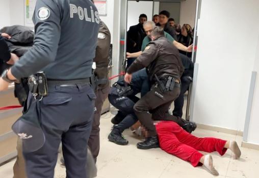 Oğul katil oldu, anne polis tokatladı! Aksaray'da karakolu birbirine kattılar