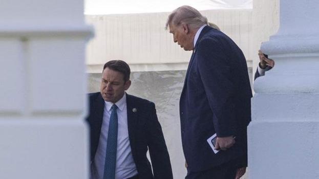 Donald Trump, Yüksek Mahkeme duruşmasına katılan görevdeki ilk başkan oldu