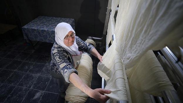 Bingöl'de ev kadınından büyük başarı! Bodrum katında başladı şimdi OSB'de 11 çalışanıyla üretiyor