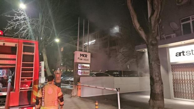 Beşiktaş'ta korkunç gece: Milyonlar değerine araçlar kül oldu