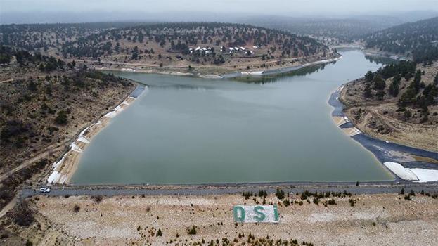Mersin'de yıllardır çözülemeyen sorun! 'Süzgeç' gölet isyanı: Ödeneği çıkmadı, boşa akıp gidiyor