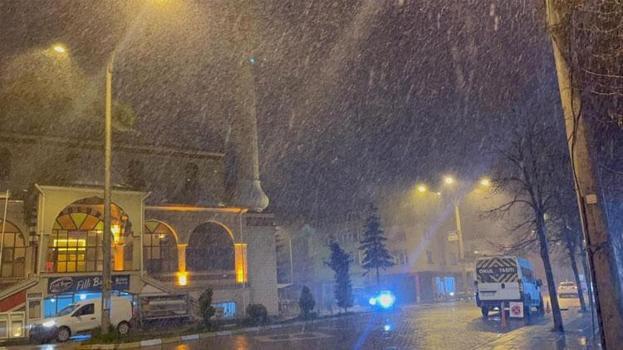 Kastamonu’da hava sıcaklığı sıfırın altına düştü kar yağışı etkili oldu
