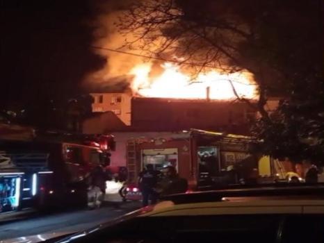 Kartal'da alevler yükseldi: 2 kişi dumandan etkilendi