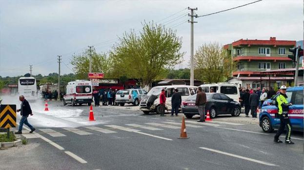 Buharkent'te yolcu otobüsü ile minibüs çarpıştı