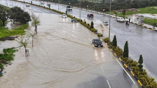 Hatay Valiliği duyurdu: Kuvvetli yağışın etkili olduğu Antakya'da eğitime 1 gün ara verildi