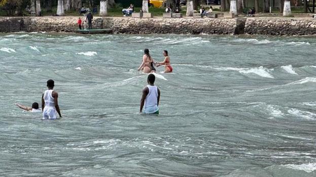 Muğla’ya yaz geldi 'sakin kent'te deniz sezonu erken açıldı