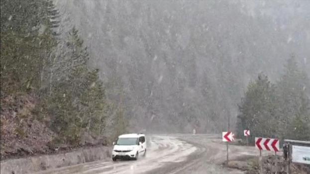 Karabük'ün yüksek kesimlerinde kar yağışı yeniden başladı