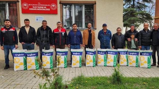 Beylikova'da çiftçilere yüzde 50 hibeli tohum dağıtıldı