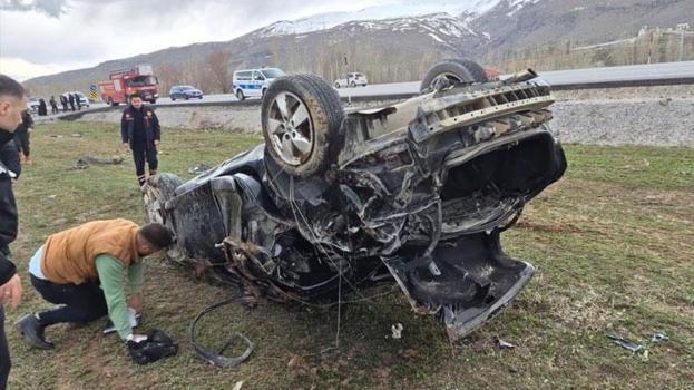 Muradiye-Çaldıran yolunda kazada 1 kişi hayatını kaybetti, 2 kişi yaralandı