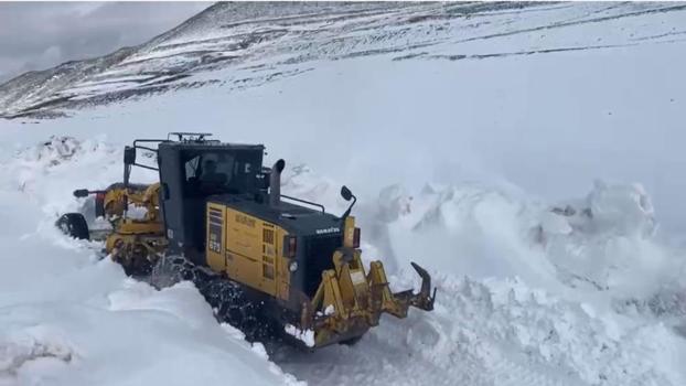 Iğdır'da nisan ayında karla mücadele