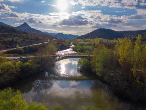 Bilecik’te Sakarya Nehri'nde görsel şölen! Yağışlar sonrası debisi artan nehir havadan görüntülendi!