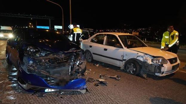 Kırıkkale'de kırmızı ışık ihlali yapan sürücü otomobile çarptı