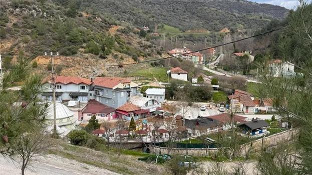 Kütahya'da bu suya giren hastalığını unutuyor! Emet Dereli Kaplıcaları'na akın var: Yüzlerce hastalığa şifa dağıtıyor