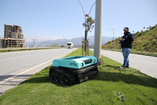 Hatay'da robot devri başladı: Her caddede görev alacaklar