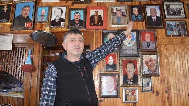 Bu kıraathanede ölen müşteriler yaşatılıyor!