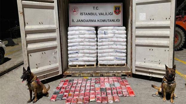 MİT, jandarma ve sahil güvenlikten operasyon: Panama bandıralı gemide 106 kilo kokain ele geçirildi