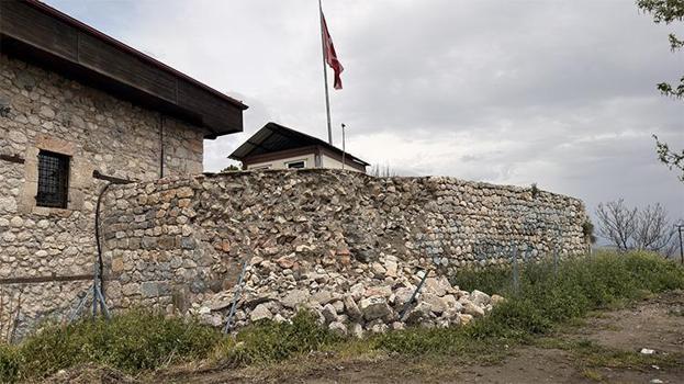 Anadolu’da eşi benzeri yok! "Veni, Vidi, Vici"nin yazıldığı kalede çöküyor