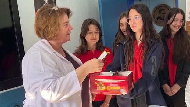 Edirne'de öğrencilerden öğretmenlerine anlamlı destek: 'Siz varsınız diye umut hep var'