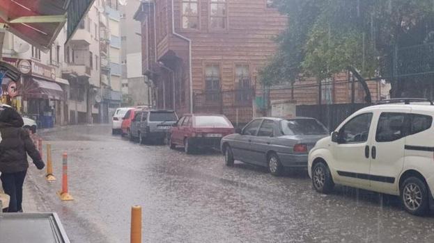 Meteoroloji uyarısından sonra Tekirdağ’da sağanak yağış etkili oldu