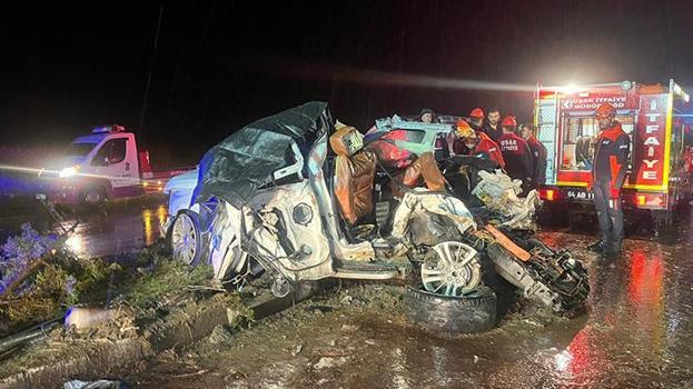 Uşak’ta zincirleme kaza! 4 kişi can verdi, 17 yaralı var