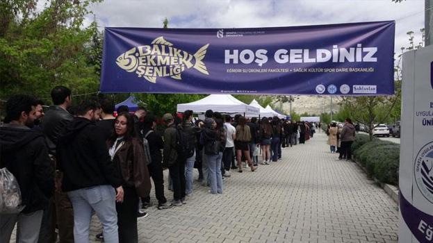 Isparta'da üretilen balıklar öğrencilere ücretsiz dağıtıldı