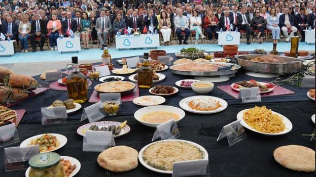 Balıkesir'in kadim mutfak kültürünü geleceğe taşıyan 1. Uluslararası Gastrofest açıldı