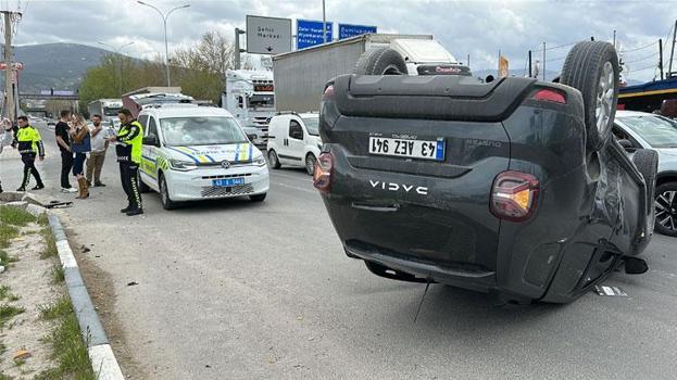 Kütahya’da meydana gelen zincirleme kazada 2’si çocuk 3 kişi yaralandı