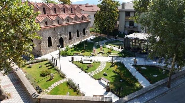 Türkiye'nin ilk kokusu müzesi kiliseden dönüştürüldü! 4 bin 500 yıllık formül sergileniyor