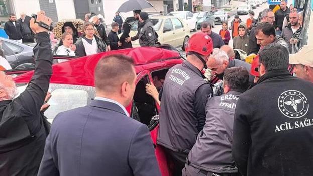 Erzurum’da halk otobüsü ile otomobil çarpıştı 4 kişi yaralandı