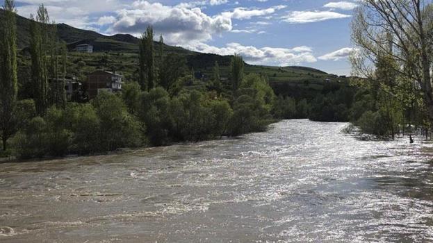 Erzurum’da Çoruh Vadisi'nde karların erimesiyle su seviyesi yükseldi, evler boşaltılıyor