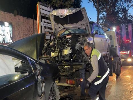 İstanbul'da yaralı gece: Beşiktaş'ta kafa kafaya çarpıştılar! 8 yaralı
