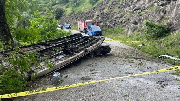 Düzce’de uçuruma yuvarlanan çekicinin şoförü hayatını kaybetti