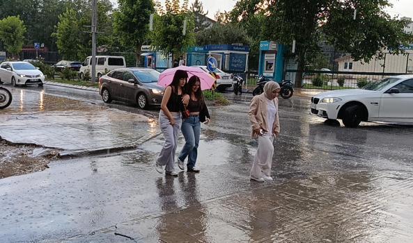 Edirne ve Kırklareli'de sağanak etkili oldu! Vatandaşlar zor anlar yaşadı
