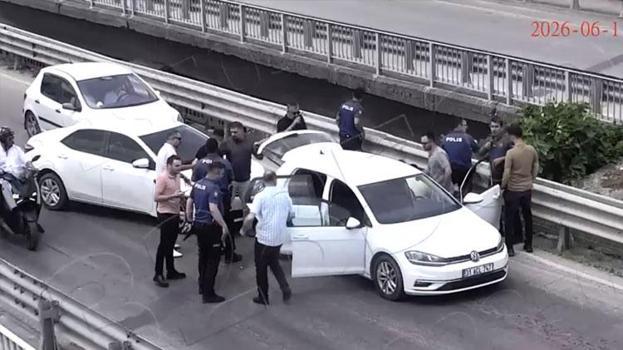 Osmaniye’de cezaevi önünde 2 kişiyi yaralayan şüphelilerin yakalanma anı kamerada