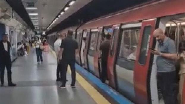Metro raydan çıktı 3 yolcu yaralandı