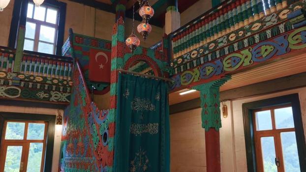 175 yıldır tek bir çivi çakılmadan duruyor! Görenler gözlerine inanamıyor: Bunca zamandır babadan oğula korunarak ayakta kaldı!
