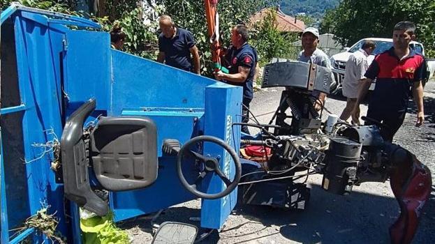 Alaplı'da tarım aracının devrilmesiyle 2 kişi yaralandı