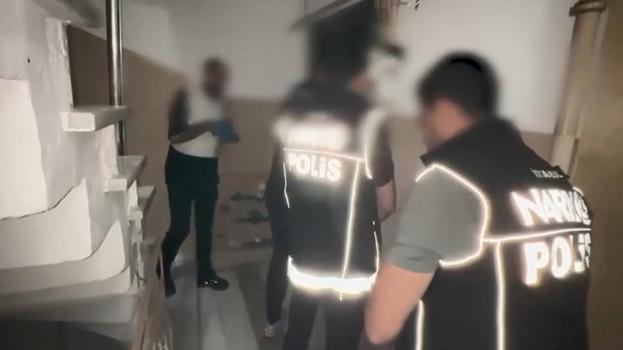 İstanbul’da zehir tacirlerine darbe! Kilolarca ele geçirildi