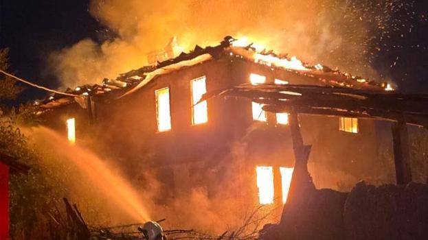 Kastamonu’da çıkan yangında bir ev kullanılamaz hale
