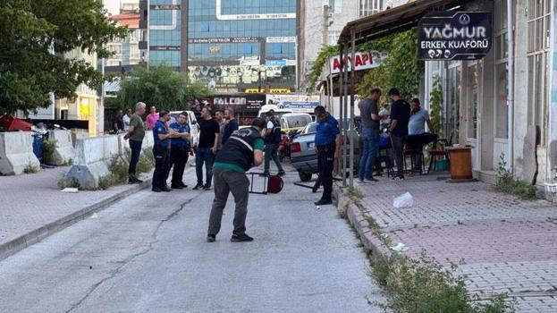 Kıraathanede iki grup arasında silahlı kavga 1'i ağır, 4 kişi yaralandı
