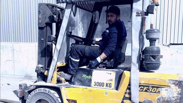Kastamonu’da şarampole yuvarlanan forkliftin altında kalan işçi hayatını kaybetti
