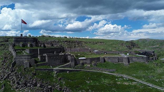 Bin yıldır ayakta, savaşlara ve yıkımlara meydan okudu ama listede yok! Tarih Turizminin gizli haznesi keşfedilmeyi bekliyor