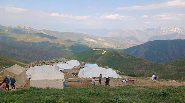 Yollar açıldı, göç başladı! Hakkari'de vatandaşlar akın akın oraya gidiyor