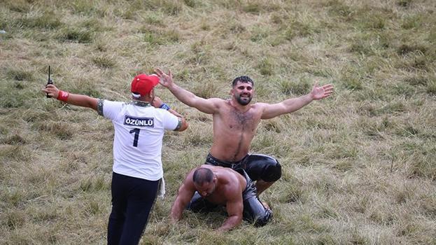 Erkan Taş kimdir? Yeni başpehlivan Erkan Taş kimdir? Kırkpınar başpehlivanı Erkan Taş kaç yaşında? Erkan Taş nereli?