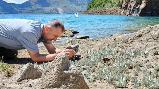 20 yıldır böylesi görülmedi! Nemrut Krater Gölü'nde şaşkına çeviren görüntü