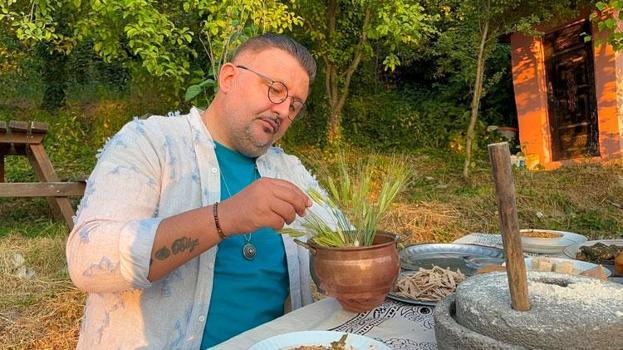 Dünyanın en eski mumyası 'Buz Adam Ötzi'nin midesindeki siyezi merak eden ünlü şef, Kastamonu'da 12 bin yıllık 'Hitit buğdayı'nı inceledi